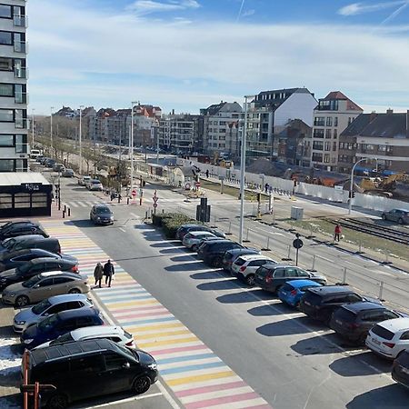 Studio Met Zeezicht Op Heldenplein Knokke-Heist Exterior photo
